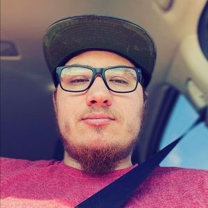 Meet your Posher, Levi